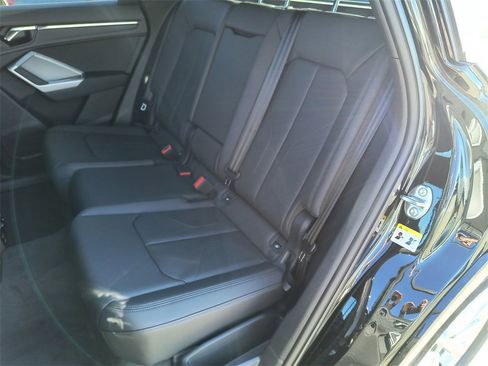 New 2025 Audi Q3 2.0T Premium image 15