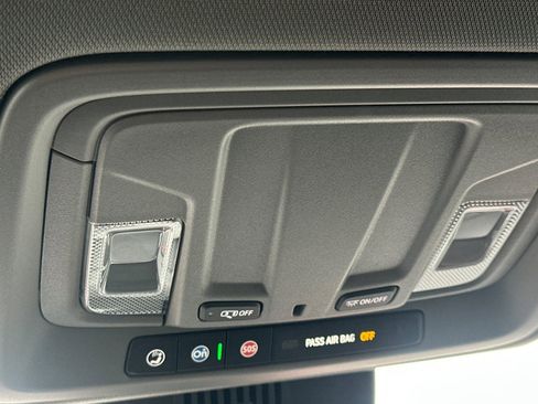 Used 2025 Chevrolet Silverado 1500 Custom image 24