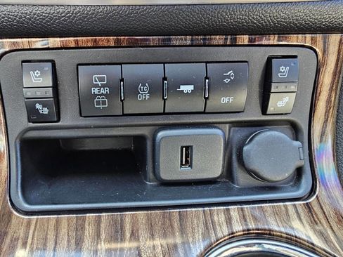 Used 2015 GMC Acadia Denali image 34