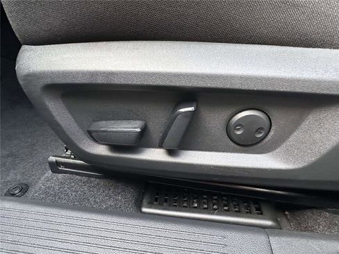 Certified 2022 Nissan Rogue SV image 16