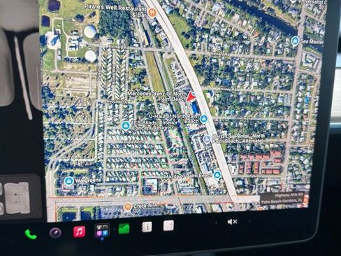 Used 2025 Tesla Model Y Long Range RWD image 10