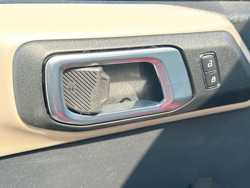 Used 2024 Ford Bronco Wildtrak image 13