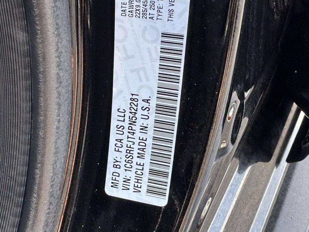 Used 2023 RAM 1500 Laramie AWD/4WD image 29