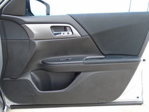 Used 2014 Honda Accord LX image 31