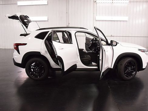 New 2025 Chevrolet Trax ACTIV image 32
