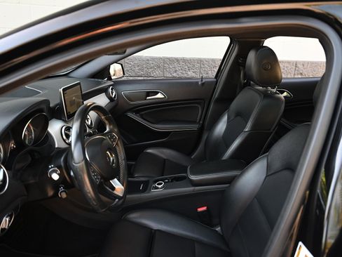 Used 2016 Mercedes-Benz GLA 250 image 12