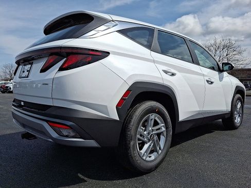 Certified 2025 Hyundai Tucson SE image 4