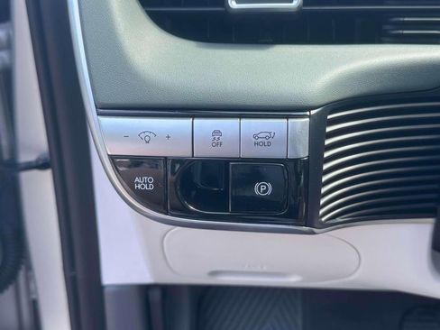 Used 2024 Hyundai Ioniq 5 Limited image 17