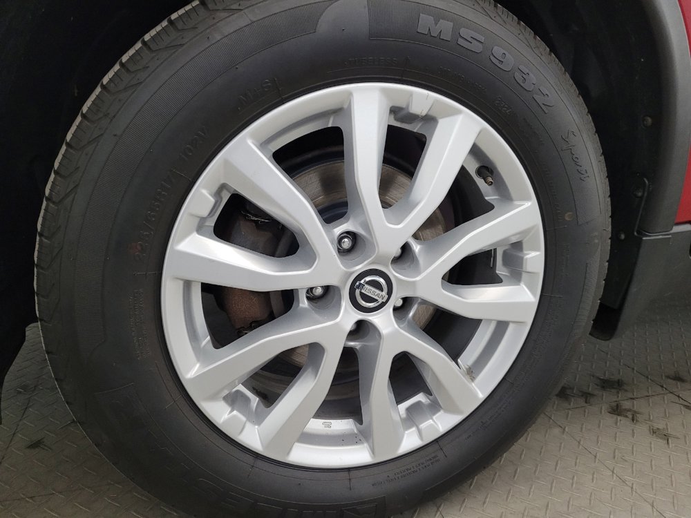 Used 2017 Nissan Rogue SV AWD/4WD image 31