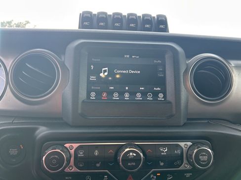 Used 2019 Jeep Wrangler Unlimited Sport S image 22