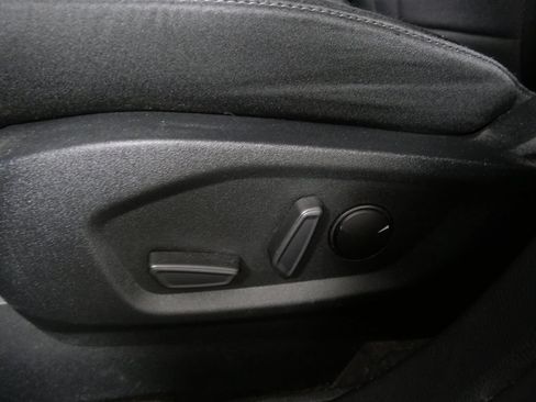 Used 2020 Ford Edge SE FWD image 17