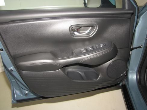 Certified 2024 Honda HR-V EX-L image 10
