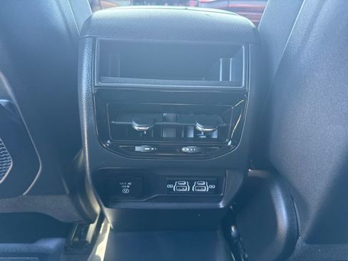 Used 2024 Jeep Grand Cherokee Altitude AWD/4WD image 24
