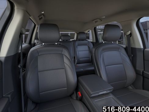 Used 2026 Lincoln Nautilus Premier AWD/4WD image 11
