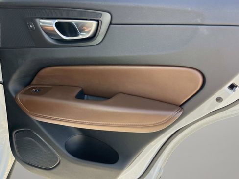 Used 2023 Volvo XC60 B5 Ultimate image 28