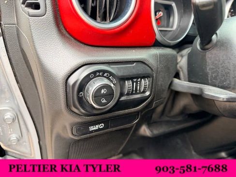 Used 2021 Jeep Gladiator Rubicon image 17