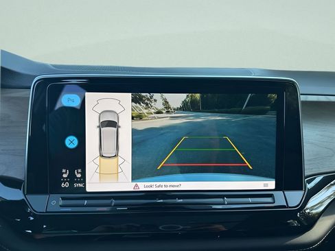 New 2026 Volkswagen Atlas SE FWD image 17