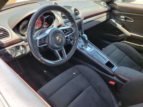 Certified 2025 Porsche 718 Cayman GTS RWD image 12