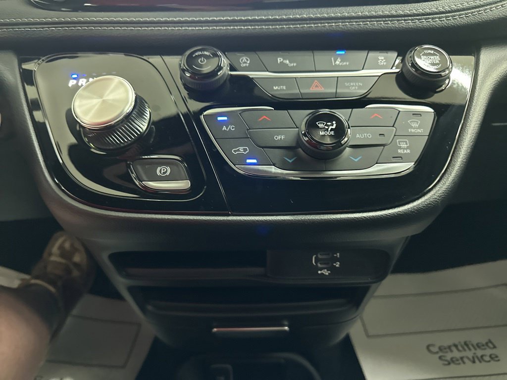 New 2027 Chrysler Pacifica Select FWD image 41