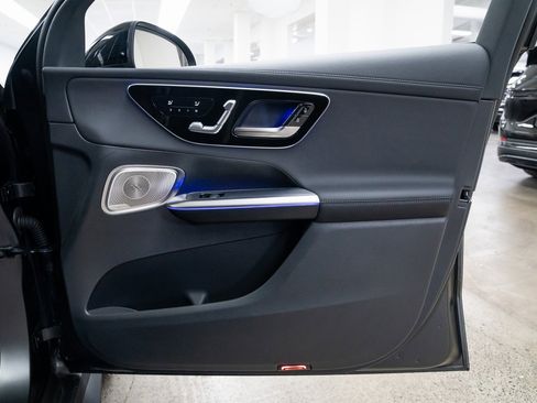 Used 2025 Mercedes-Benz GLC 350e 4MATIC image 24