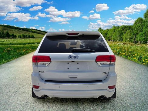Used 2021 Jeep Grand Cherokee Overland RWD image 5