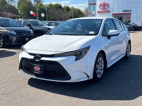 Used 2022 Toyota Corolla LE FWD image 3