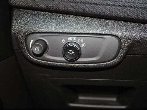 Used 2025 Chevrolet TrailBlazer LT w/ LT Cold Weather Package FWD image 25