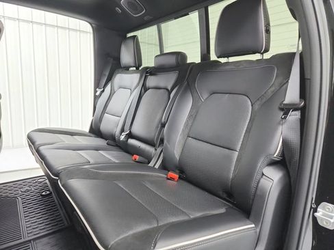 New 2026 RAM 1500 Laramie w/ Night Edition AWD/4WD image 40