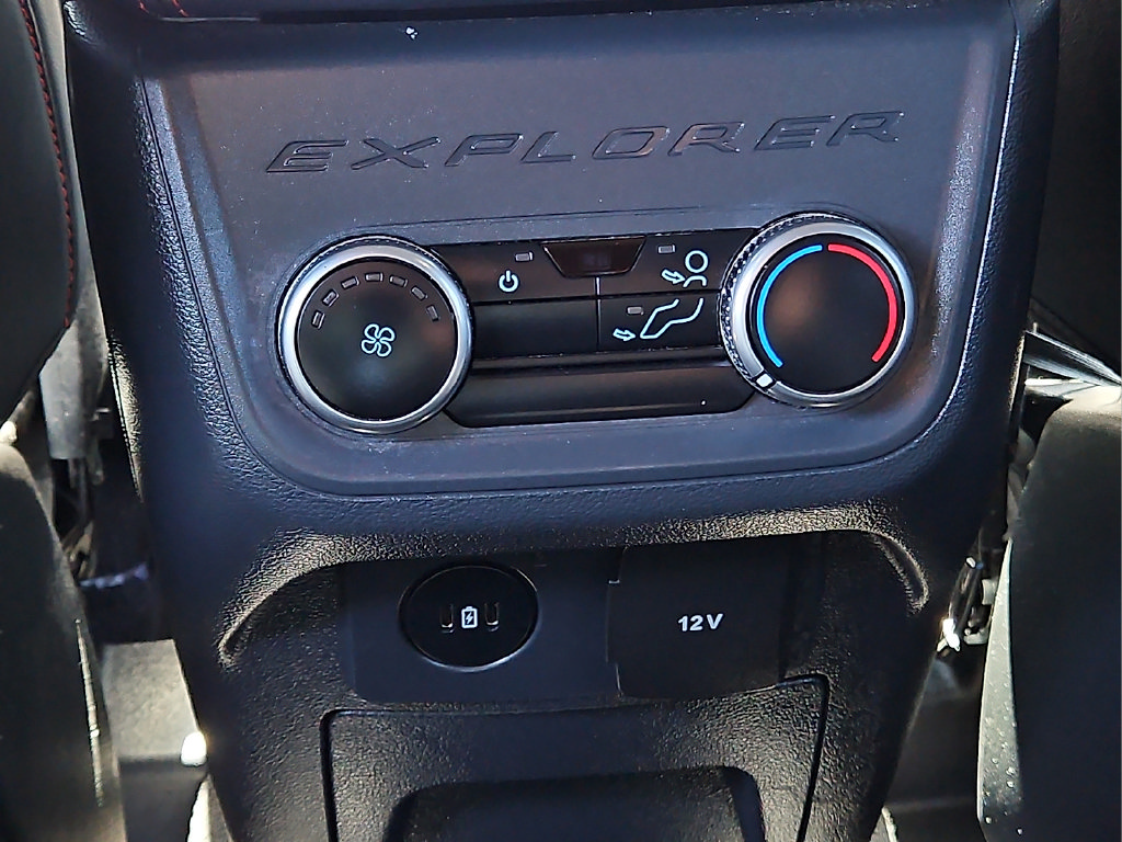 Used 2025 Ford Explorer ST-Line AWD/4WD image 14