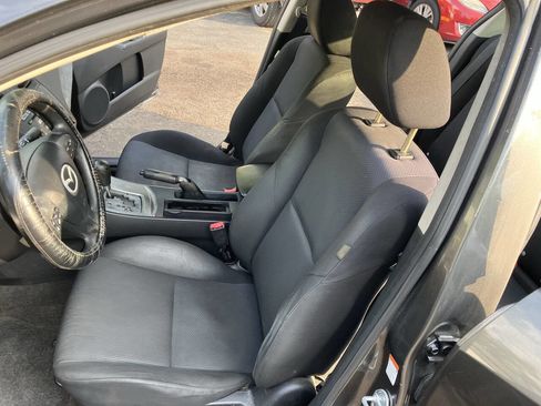 Used 2010 MAZDA MAZDA3 i Touring FWD image 25