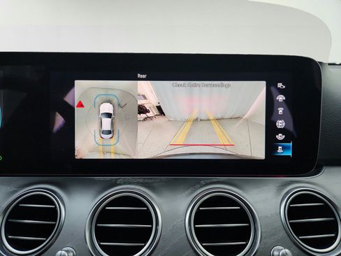 Used 2021 Mercedes-Benz E 350 Sedan image 24