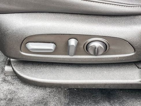 Used 2022 Chevrolet Traverse LT w/ LPO, Floor Liner Package image 47