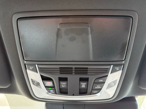 New 2025 Acura RDX Base SH-AWD image 24