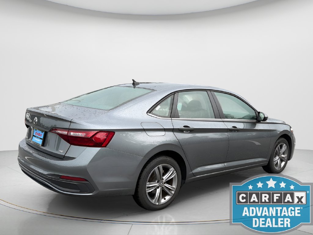 Used 2024 Volkswagen Jetta SE FWD image 5