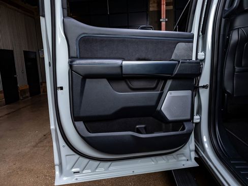 Used 2025 Ford F250 Platinum w/ FX4 Off-Road Package image 35