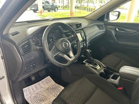Used 2018 Nissan Rogue SV FWD image 7
