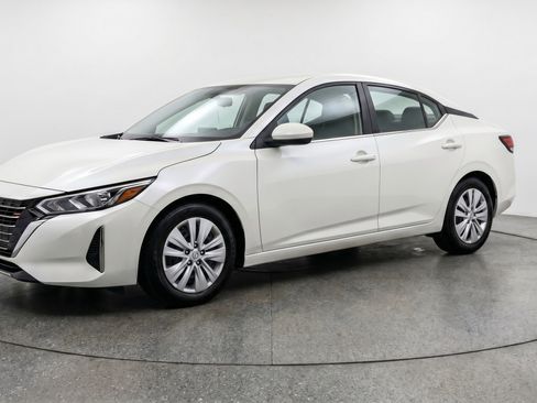 Used 2025 Nissan Sentra S FWD image 3