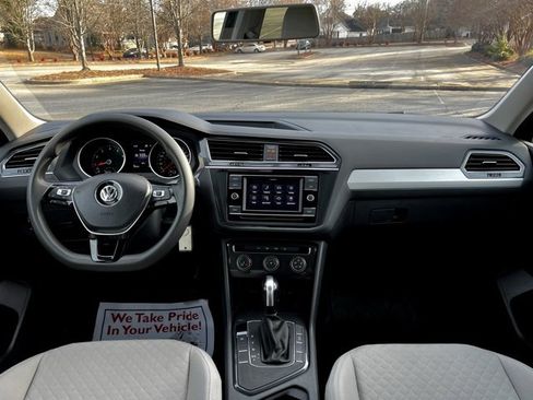 Used 2020 Volkswagen Tiguan S image 30