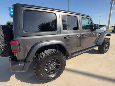 Used 2025 Jeep Wrangler Unlimited Sport AWD/4WD image 8