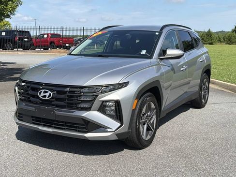 Used 2026 Hyundai Tucson SEL FWD image 9