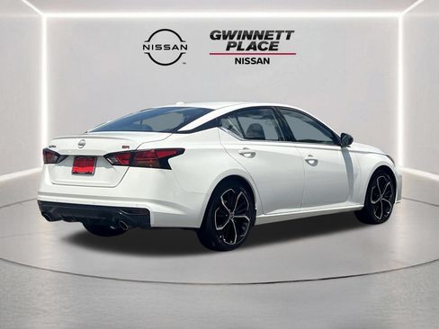 Certified 2024 Nissan Altima 2.5 SR FWD image 25