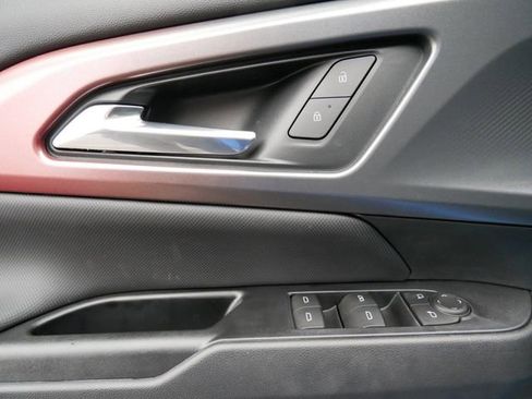 Used 2025 Chevrolet Equinox EV RS image 12