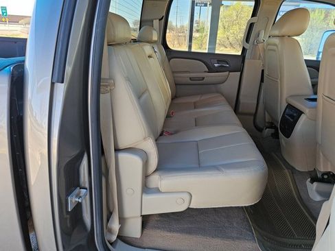 Used 2014 Chevrolet Silverado 2500 LTZ image 19