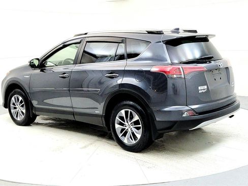 Used 2018 Toyota RAV4 XLE w/ Carpet Mat Package image 4