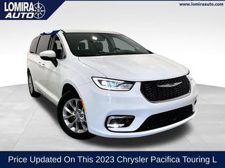 Used 2023 Chrysler Pacifica Touring-L AWD/4WD 360° Tour