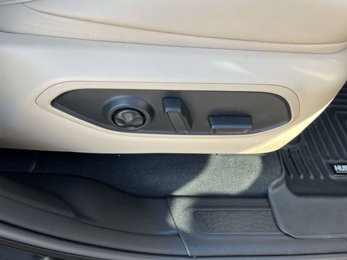 Used 2024 Jeep Grand Cherokee L Limited w/ Luxury Tech Group II image 37