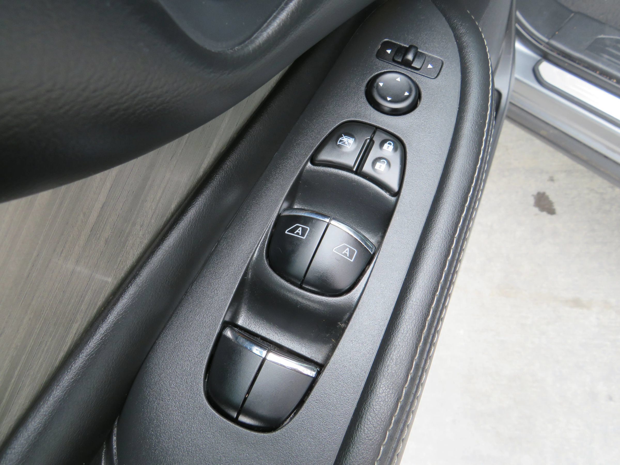 Used 2017 Nissan Murano SL FWD image 42