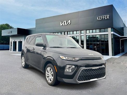 Certified 2022 Kia Soul LX image 2