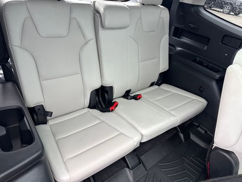 Used 2022 Kia Telluride SX w/ SX Prestige Package image 14