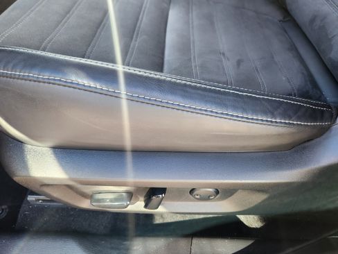 Used 2023 Mitsubishi Outlander SE image 18